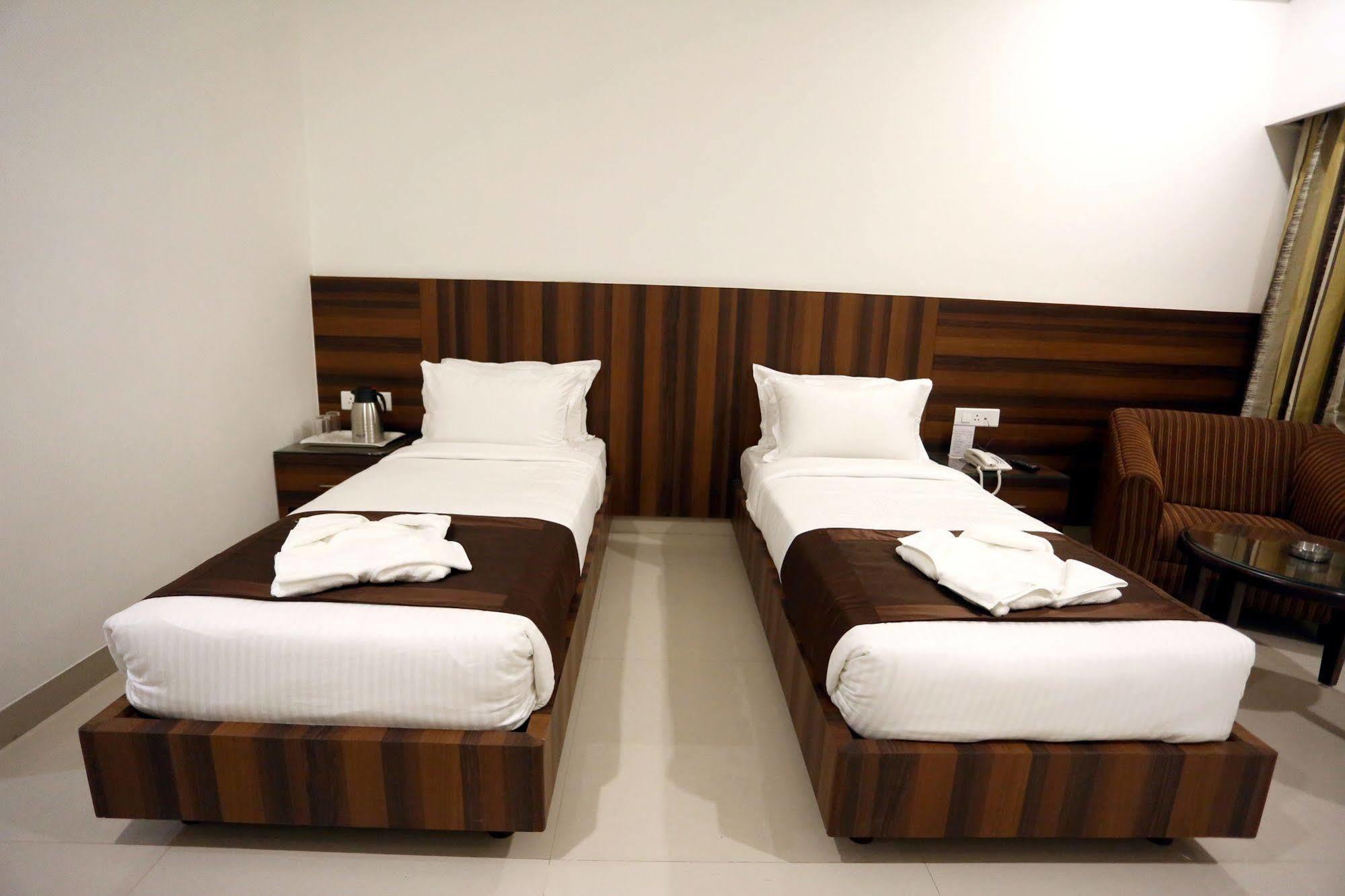 Hotel Solitaire Rāipur Exteriér fotografie