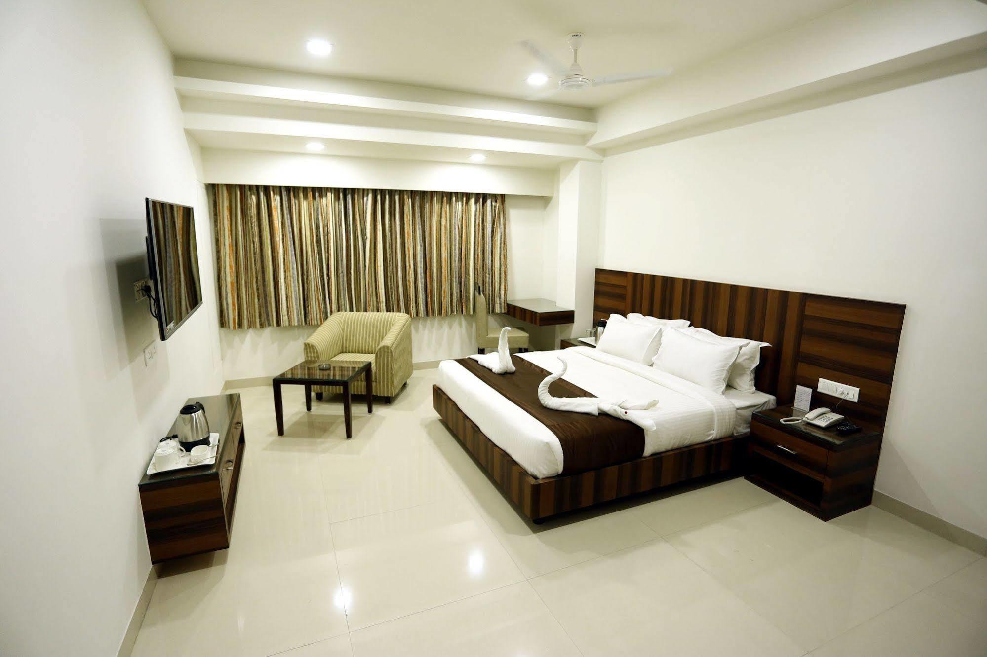 Hotel Solitaire Rāipur Exteriér fotografie