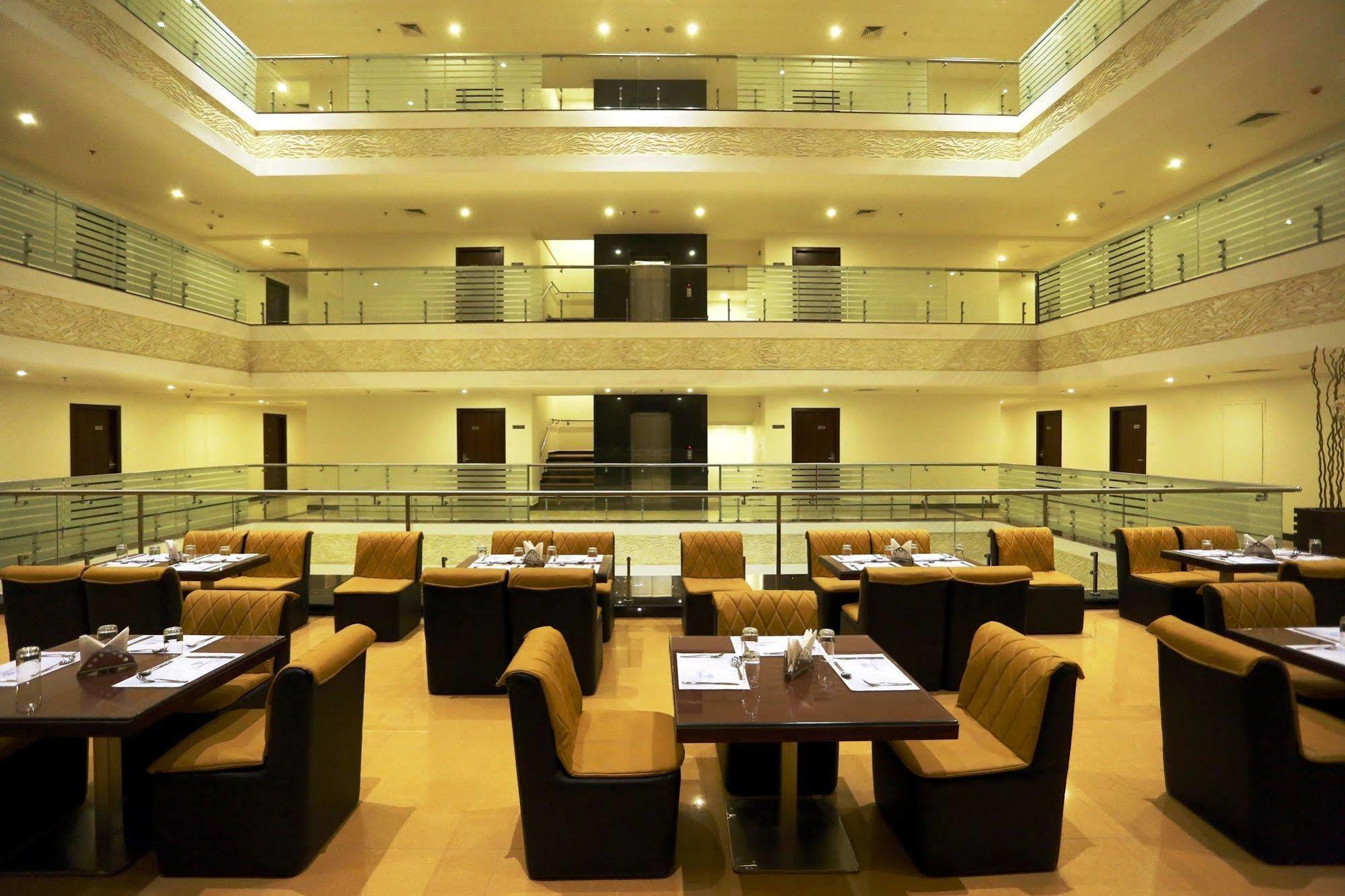 Hotel Solitaire Rāipur Exteriér fotografie